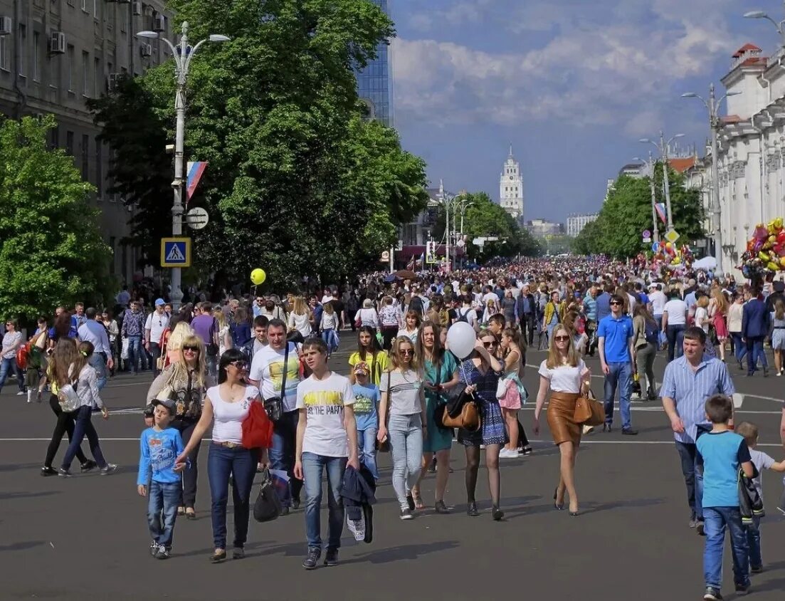 Население воронежа 2025 год. Воронеж люди. жители воронежа. воронеж люди на улицах. воронеж население.