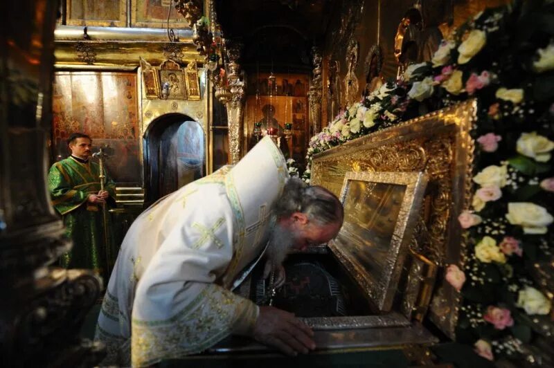 мощи преподобного сергия радонежского в лавре. сергиева лавра мощи святых. троицкий собор мощи сергия радонежского. мощи сергия радонежского. мощи преподобного сергия радонежского сергиев посад.