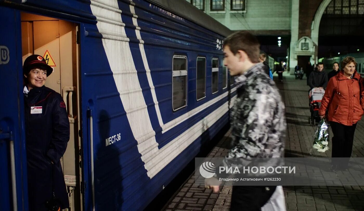 Казанский вокзал поезд москва казань. Москва поезд Казанский вокзал. Казанский вокзал Москва пути. Казанский вокзал поезда.