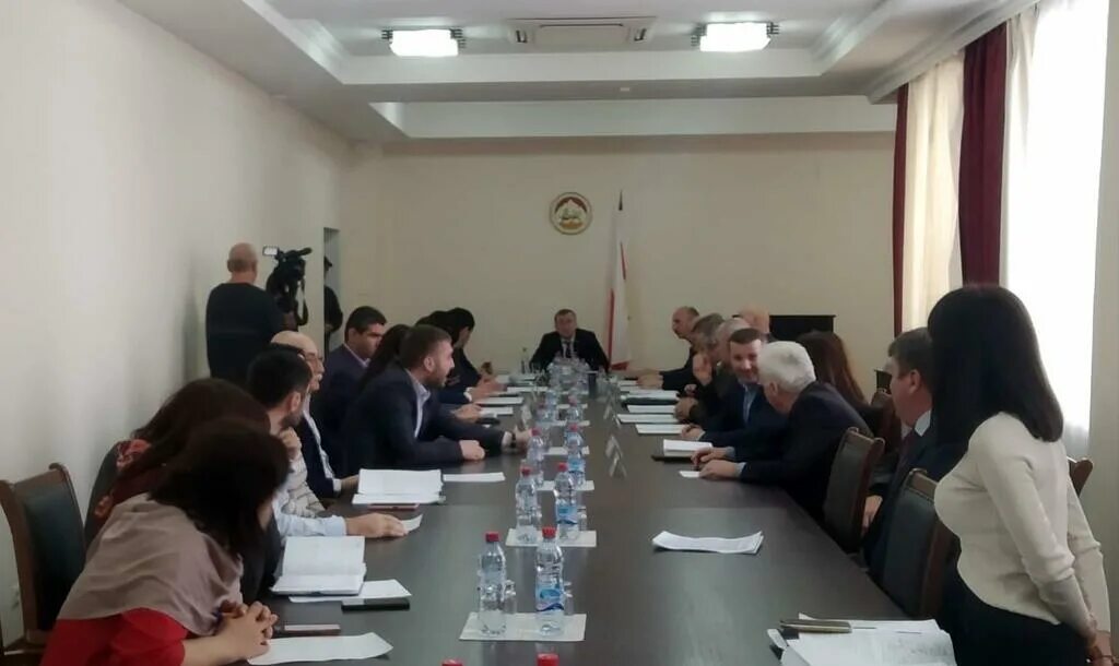 Результаты выборов в парламент южной осетии. Парламент южной осетии. парламент южной осетии 1992. здание парламента рюо. парламент рюо.
