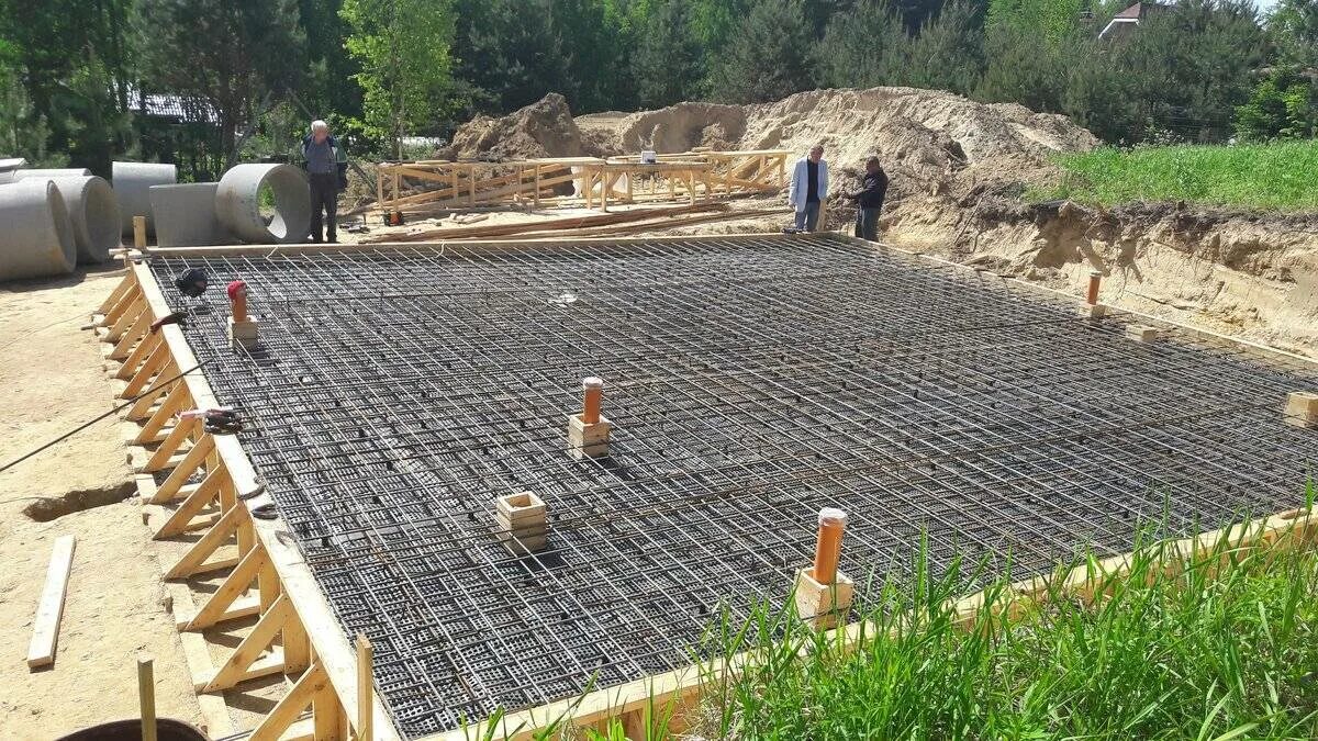 швы в фундаментной плите. температурно-усадочный шов в плите. швы в фундаментной плите. аквастоп гидроизоляционная шпонка шов. деформационный шов в фундаментной плите.