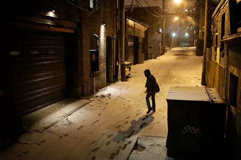 прошлое человека. стих солдату. страстный поцелуй на улице. женщина уходит. прошлое и будущее человека.