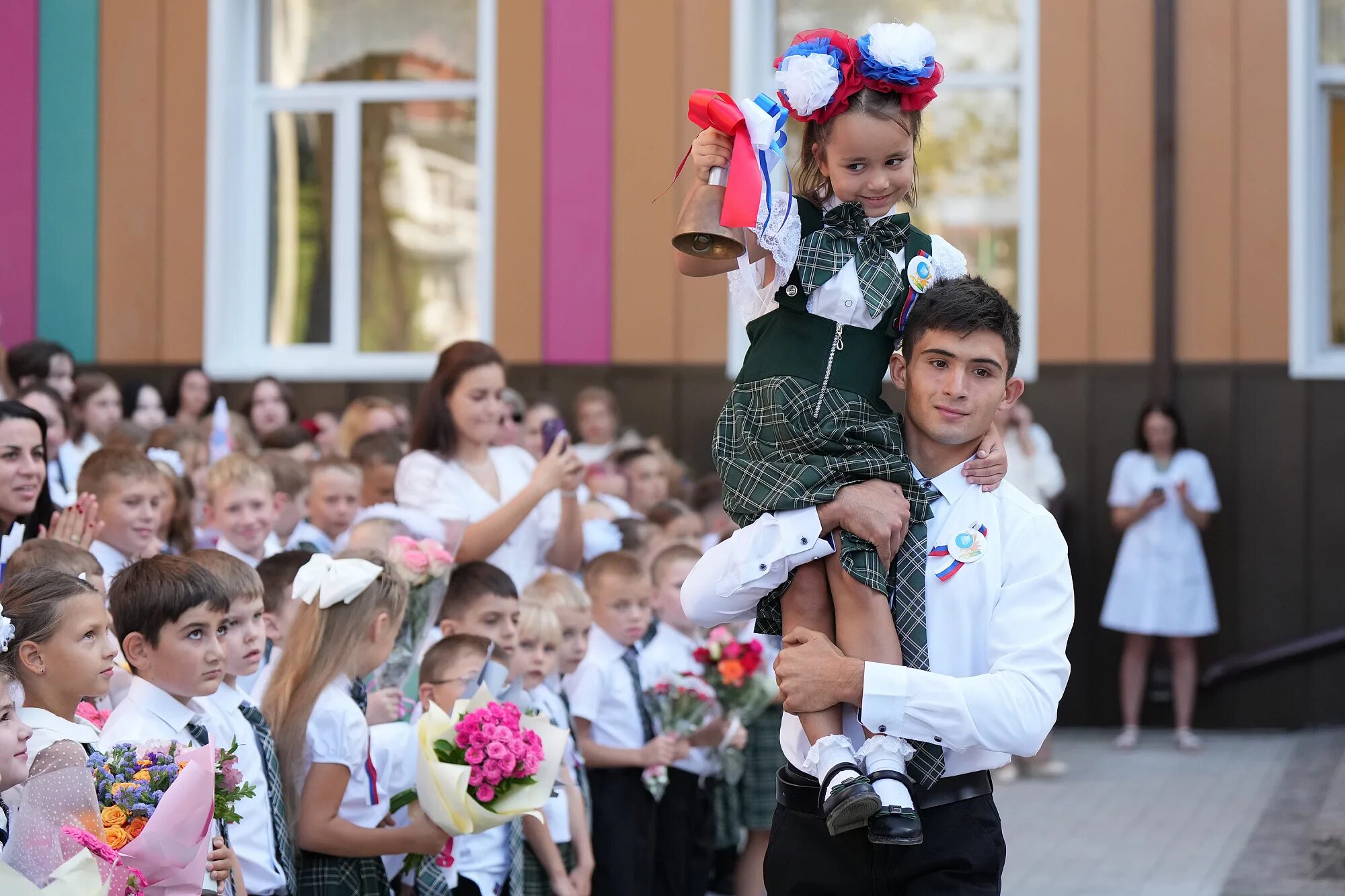 Открытие школы 2023. СОШ 80 Лазаревское. Школа 80 Лазаревское учителя. Первоклассники 2023. Сочи школа.