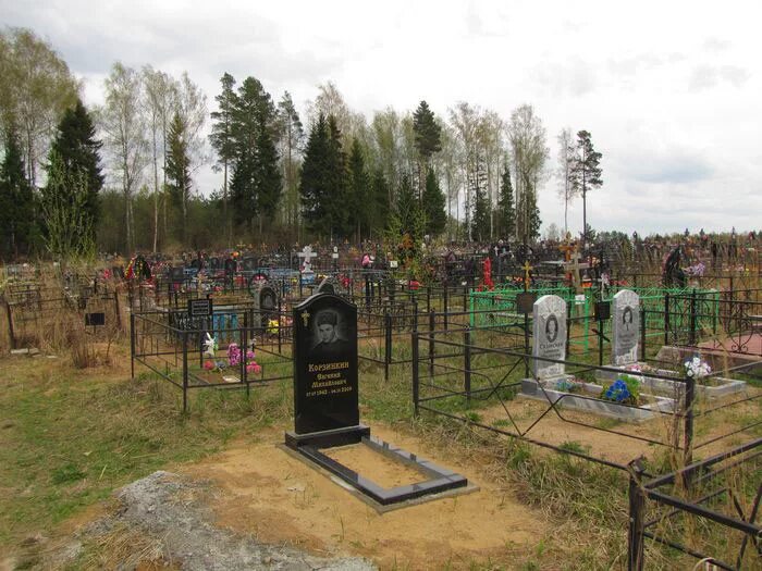 Новое кладбище телефон. Козьмодемьянск кладбище. Гагаринское кладбище. Гагарин кладбище. Город Гагарин кладбище.
