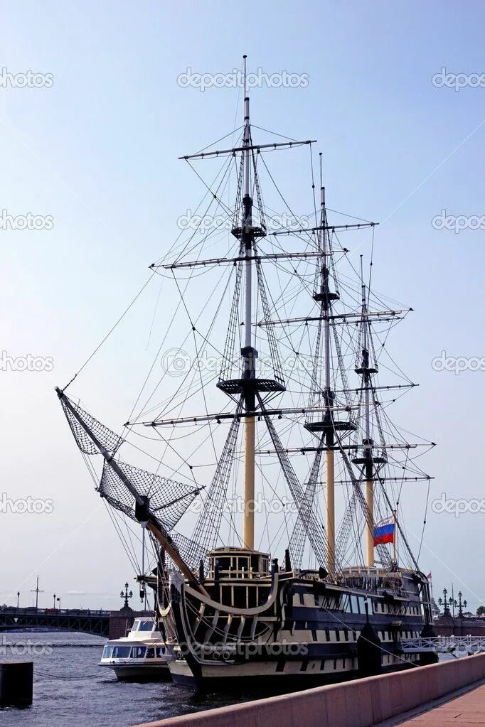 Sea safari. His ship the neva. His ship the neva. Лайнер у благовещенского моста. Нахимовское училище в санкт-петербурге.