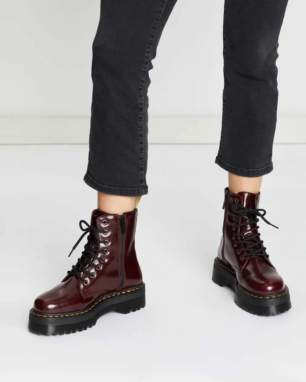 Ботинки Мартинс осень 2022. Dr.Martens 2023 женские. Ботинки доктор Мартинс осень-зима 2023. Dr. Martens - Vegan Jadon II. Модная обувь ботинки