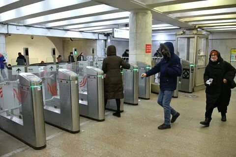 Золотые вещи в метро