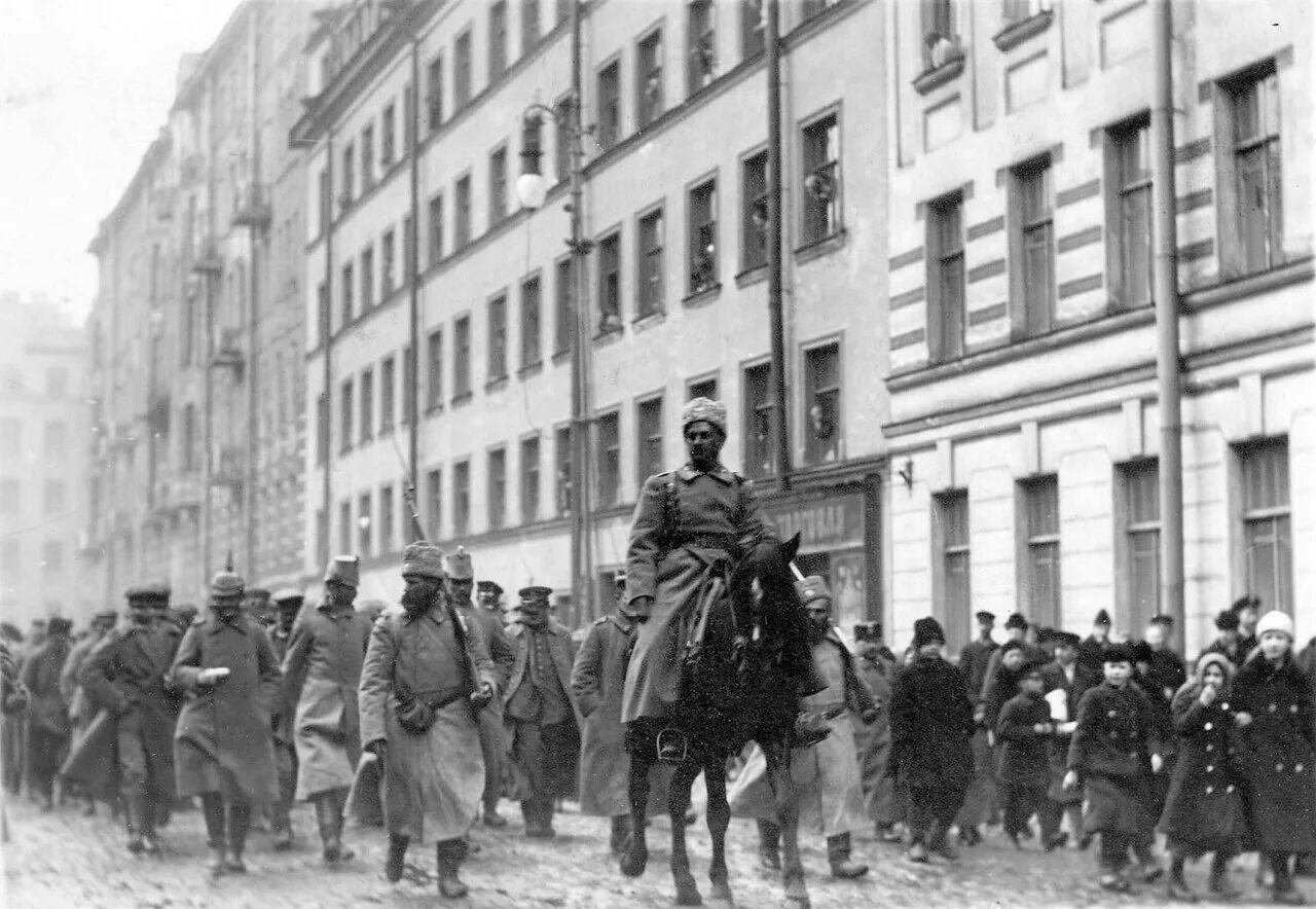 Пленные австрияки 1915 Москва. Петроград 1915. Петроград 1914 год.