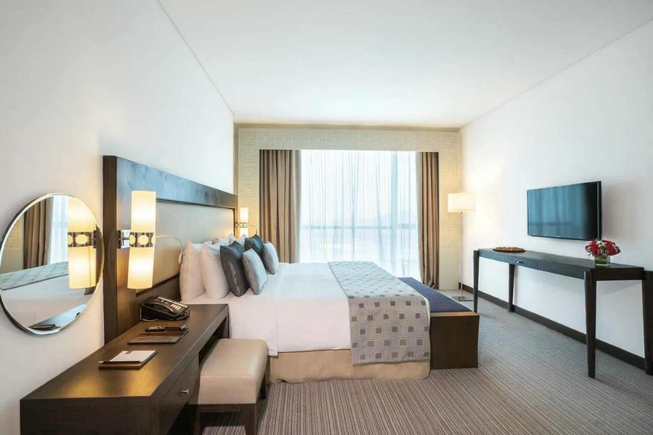 Royal m hotel fujairah mall. Royal m hotel fujairah 4. Роял м хотел фуджейра 5. Millennium. Royal m hotel fujairah.