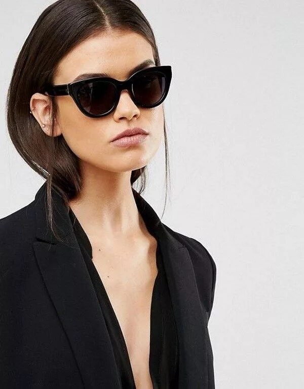 Темные очки фото. Boss Hugo Boss женские очки. Очки Хьюго босс женские. Солнцезащитные очки Hugo Boss женские кошачий глаз. Черные очки женские.