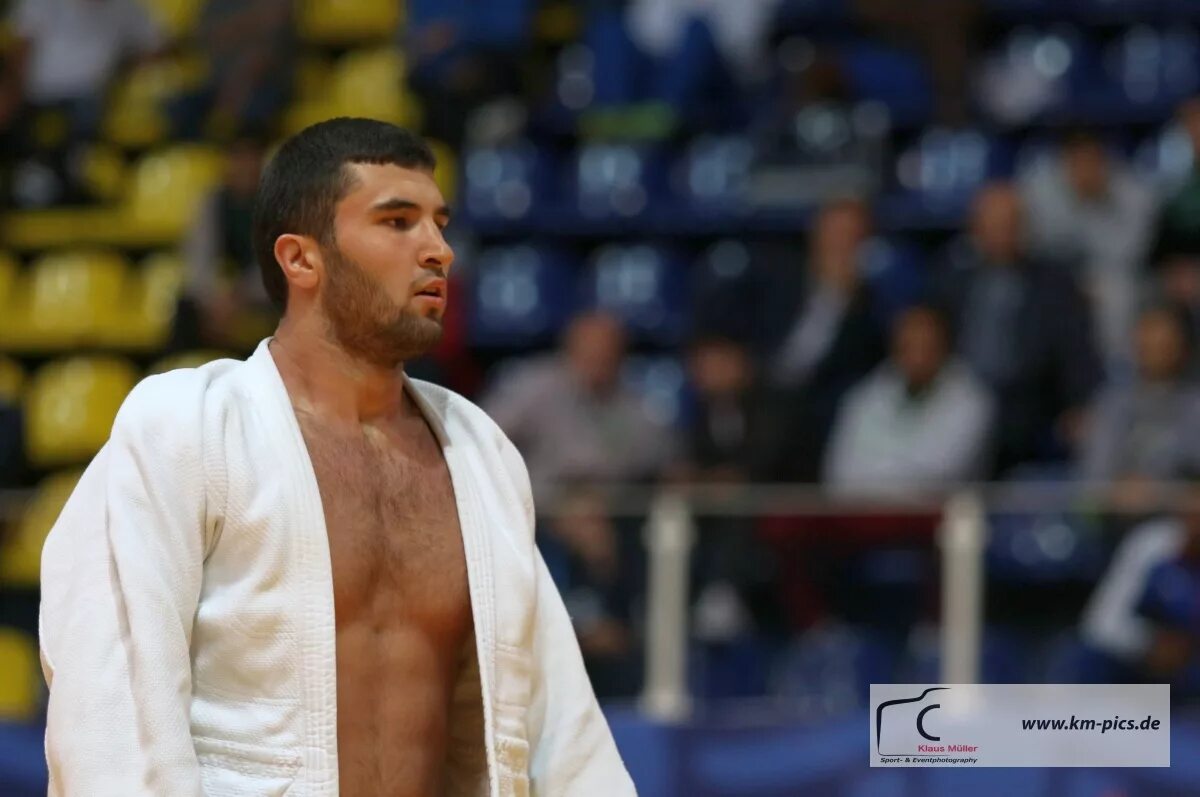 Здоровый дзюдоист фото. Адил османов дзюдо. Адиль османов омск. Адил османов. Османов дзюдо.