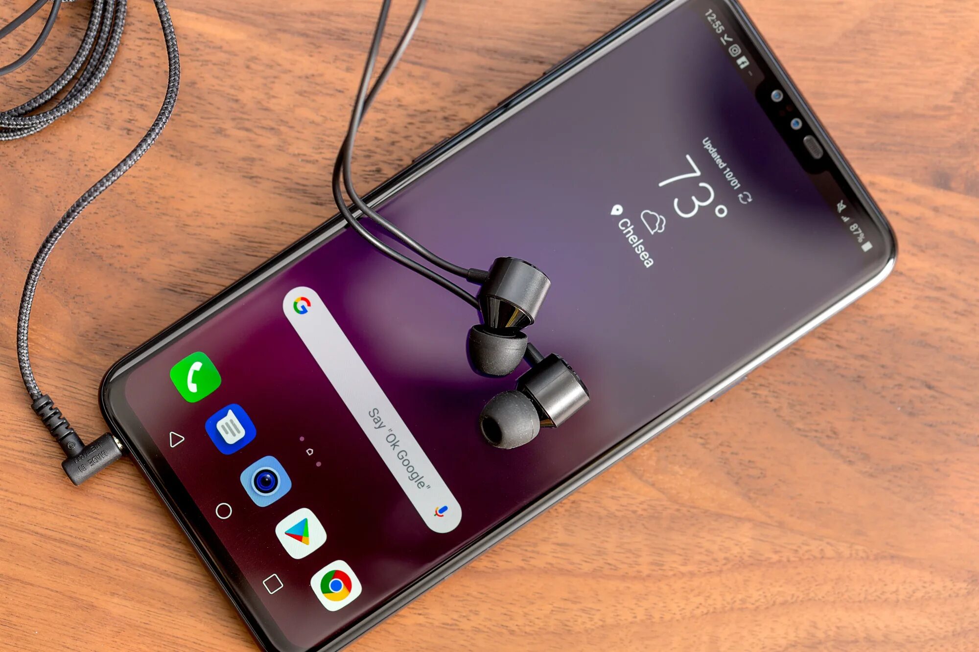 Philips e100. Цап для смартфона. Звуковой процессор наушники. Телефон с качественным звуком. Lg смартфон 2023.