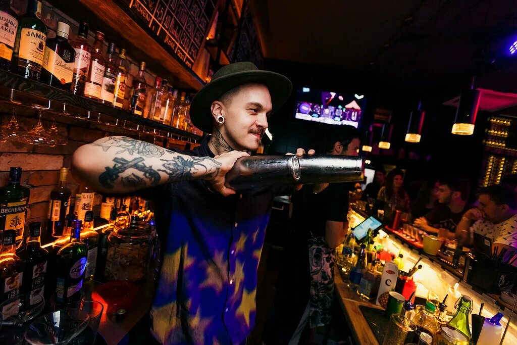 заведение кафе. пиранья астрахань кафе. пивоварня белуга астрахань. кафе бары астрахань. 718 астрахань астрахань бар.