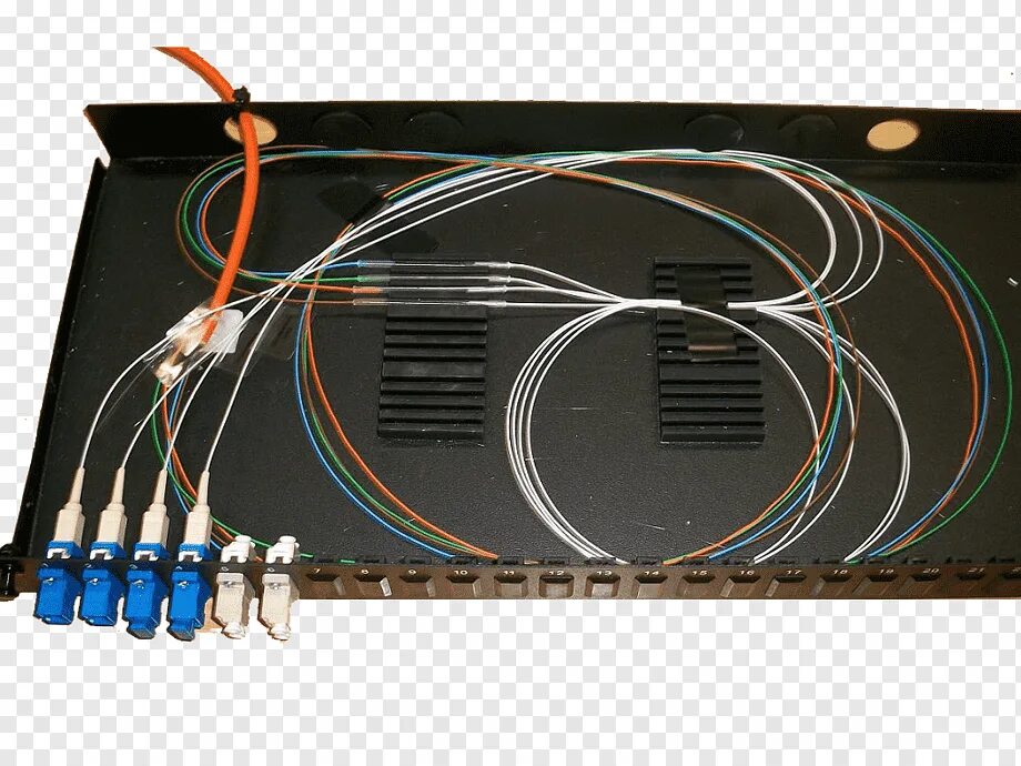 Соединение оптического кабеля. GPON переходник оптоволокно витая пара. SNR конвектор оптоволокно витая пара. Соединение оптоволоконного кабеля. Пайка оптоволокна.