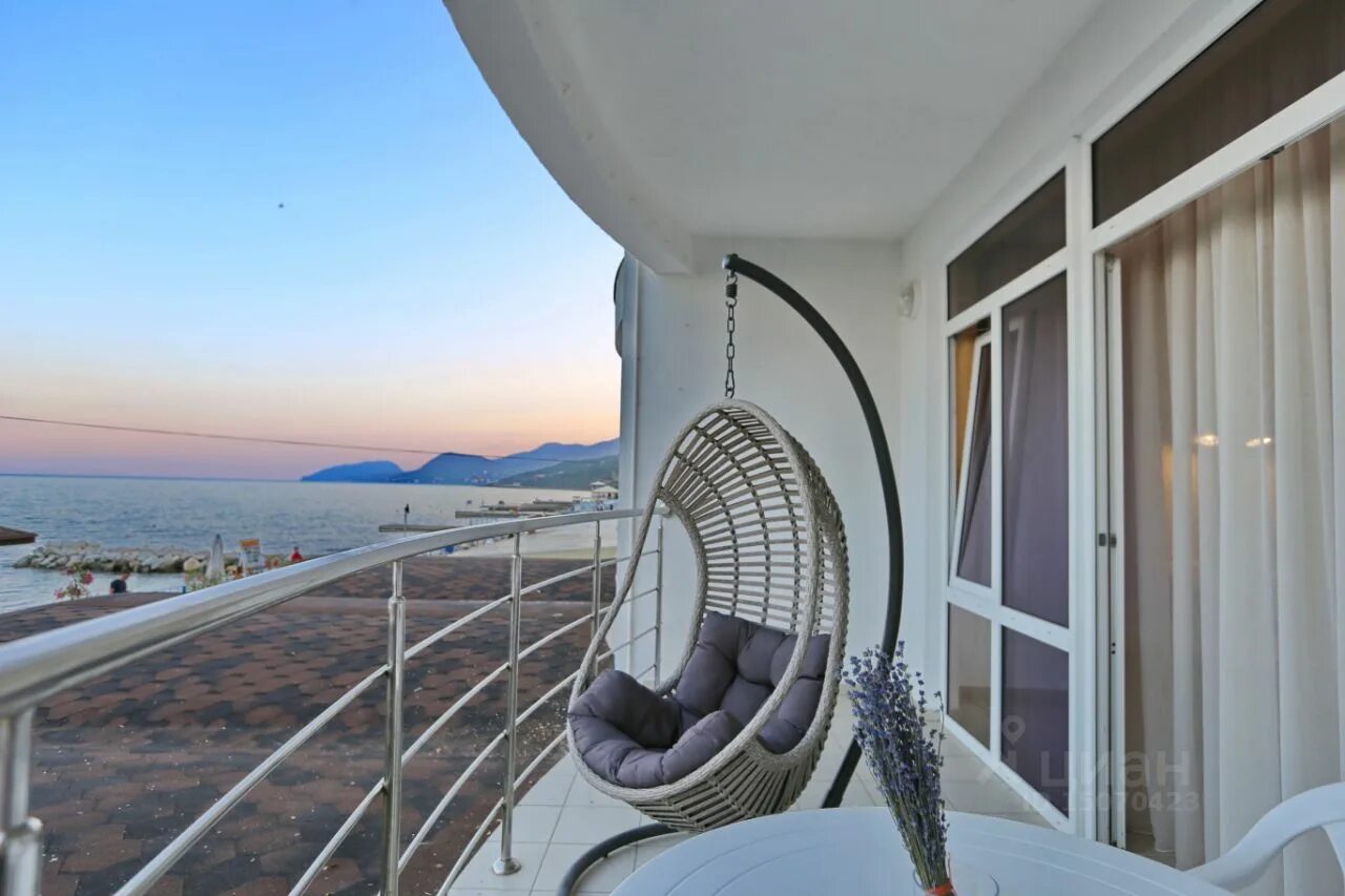 санаторий демерджи алушта. ателика карасан крым. отель демерджи крым алушта. отели алушты на берегу моря с бассейном. вилла карасан алушта.