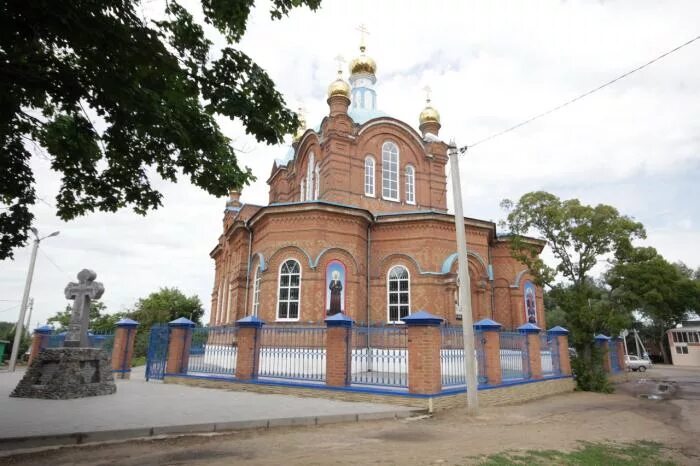 Погода в г константиновск. Церковь Покрова Пресвятой Богородицы Константиновск. Покровская Церковь (Константиновск). Храм Покрова Пресвятой Богородицы. Г. Константиновск Ростовской. Храм в Константиновске Ростовской области.