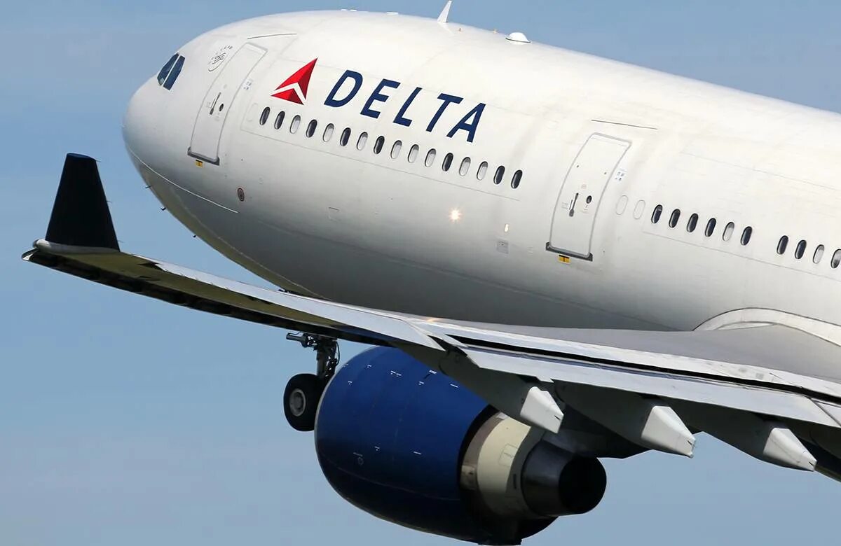 Дельта эйрлайнз (delta air lines) сша. Delta самолет. Дельта самолет. Дельта аирлинес. Дельта самолет.