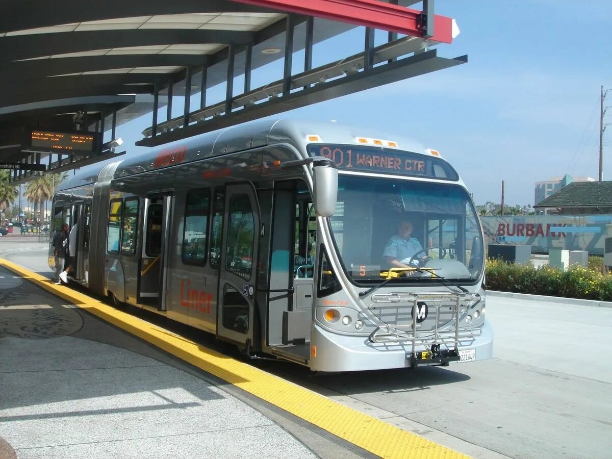 City lines bus. Метробус колумбия. метро в лос анджелесе. brt (bus rapid transit). метробус в бразилии.