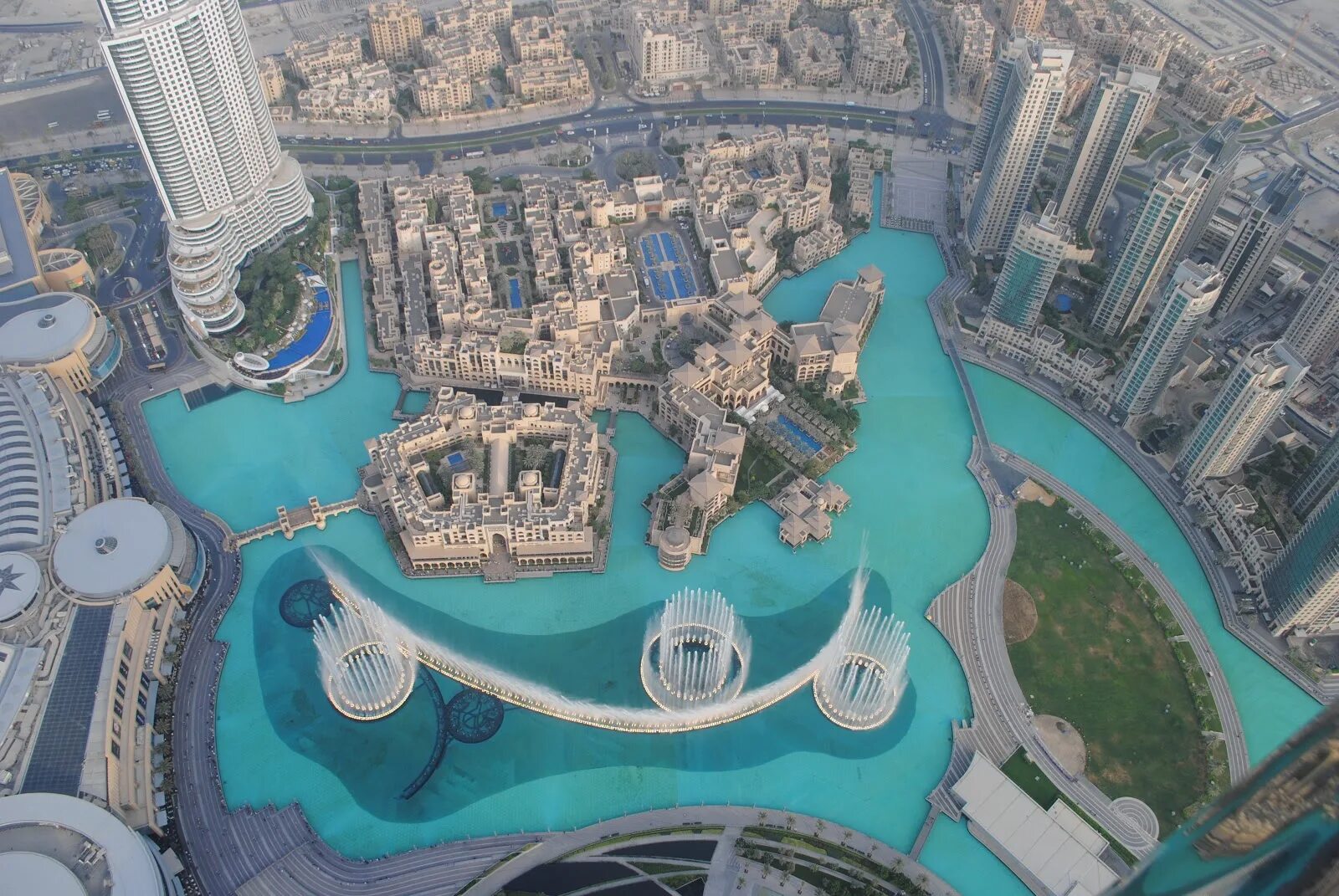 Бурдж-Халифа Дубай. Дубай Бурдж Халифа внутри. ОАЭ Бурдж Халифа смотровая площадка. Башня Бурдж Халифа внутри.