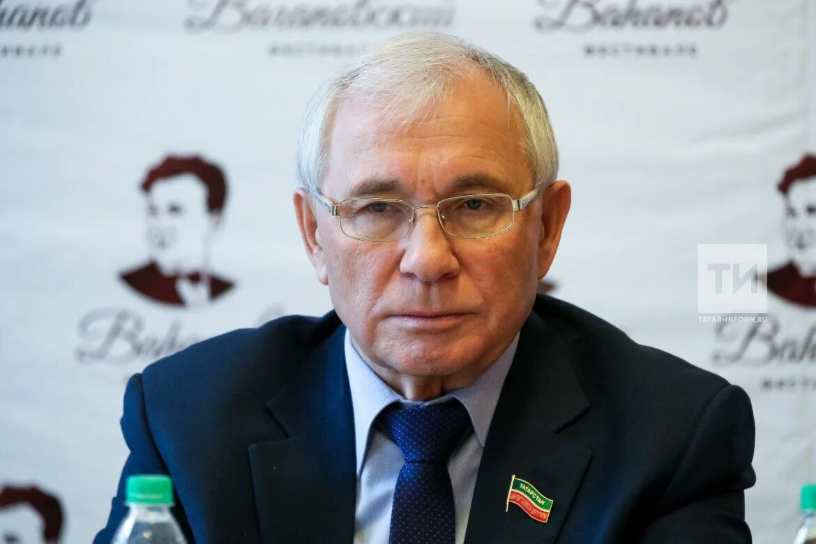 Валеев т р. Разиль исмагилович валеев. разиль исмагилович валеев писатель. разиль валеев казань. разиль валеев фото.