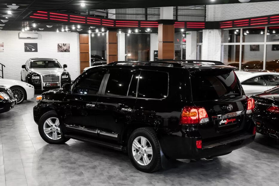 Ленд крузер 200 рестайлинг 1. Land cruiser 200 2013. Тойота ленд крузер 200 2013. Тойота ленд крузер 200 2013 черный. Тойотота ланд круизер 200 2013.