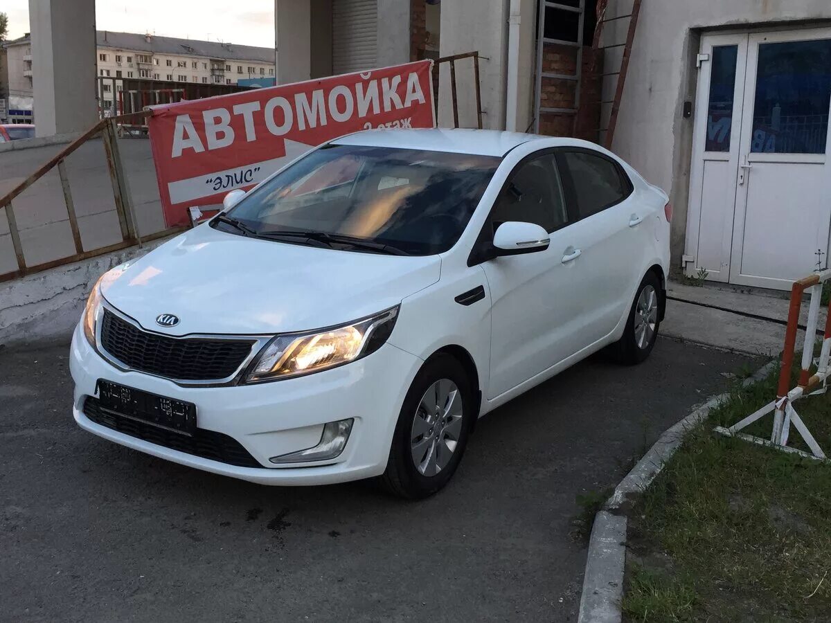 Kia Rio 3 2014. Киа Рио 5. Киа Рио 2011 седан 1.6. Киа Рио 5 белая.