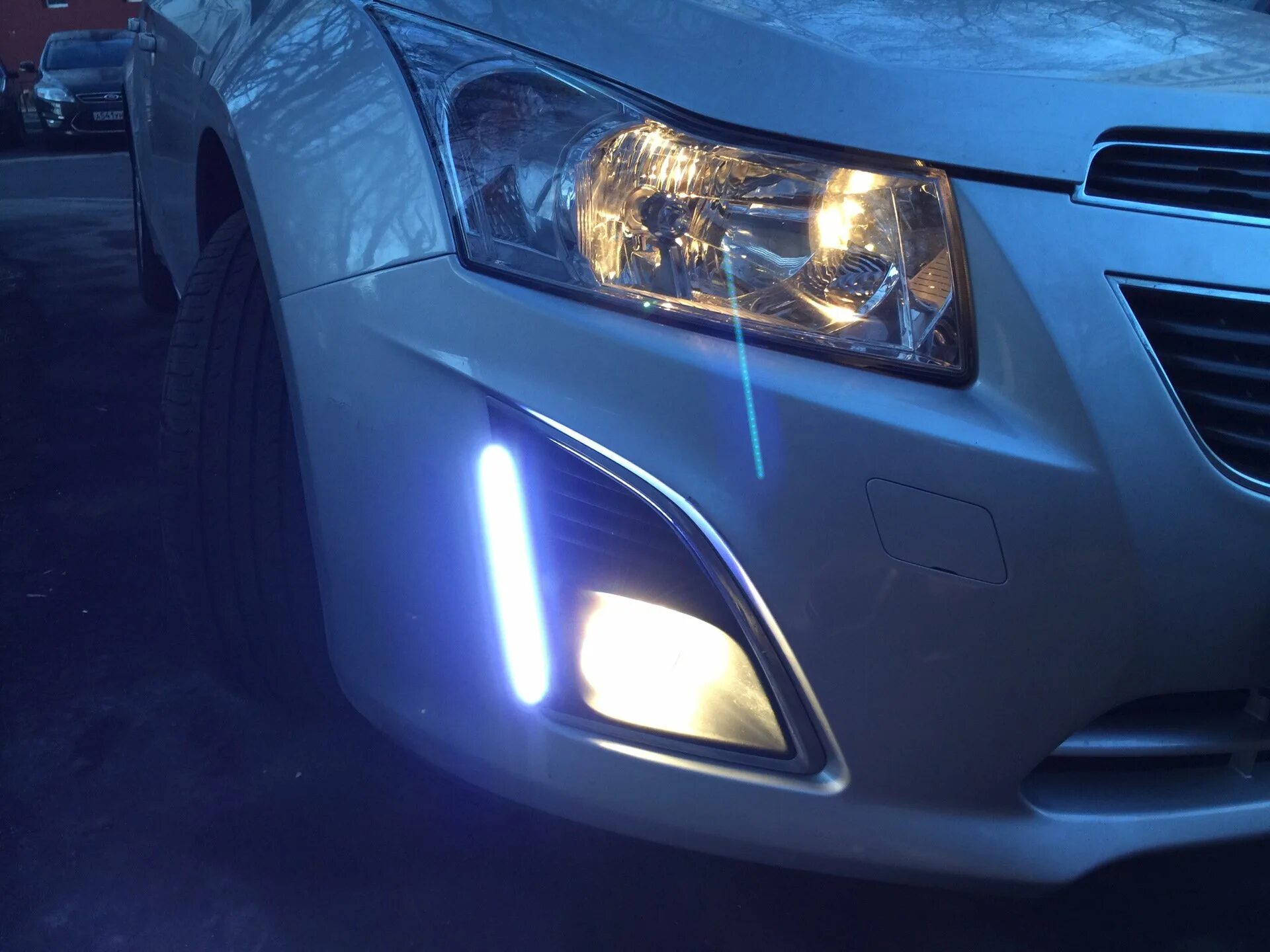 Дневные огни шевроле круз. Дневные огни шевроле круз. Chevrolet cruze 2013 дневные ходовые огни. Дневные огни шевроле круз. Дневные огни шевроле круз.