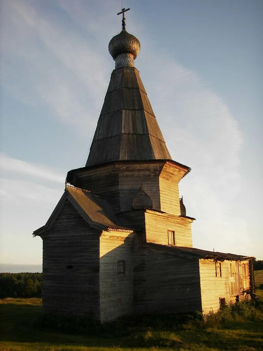Замок бодиам восточный суссекс. Средневековый замок со рвом в испании. Ровое. Веревочный мост кобулети. Ровое.