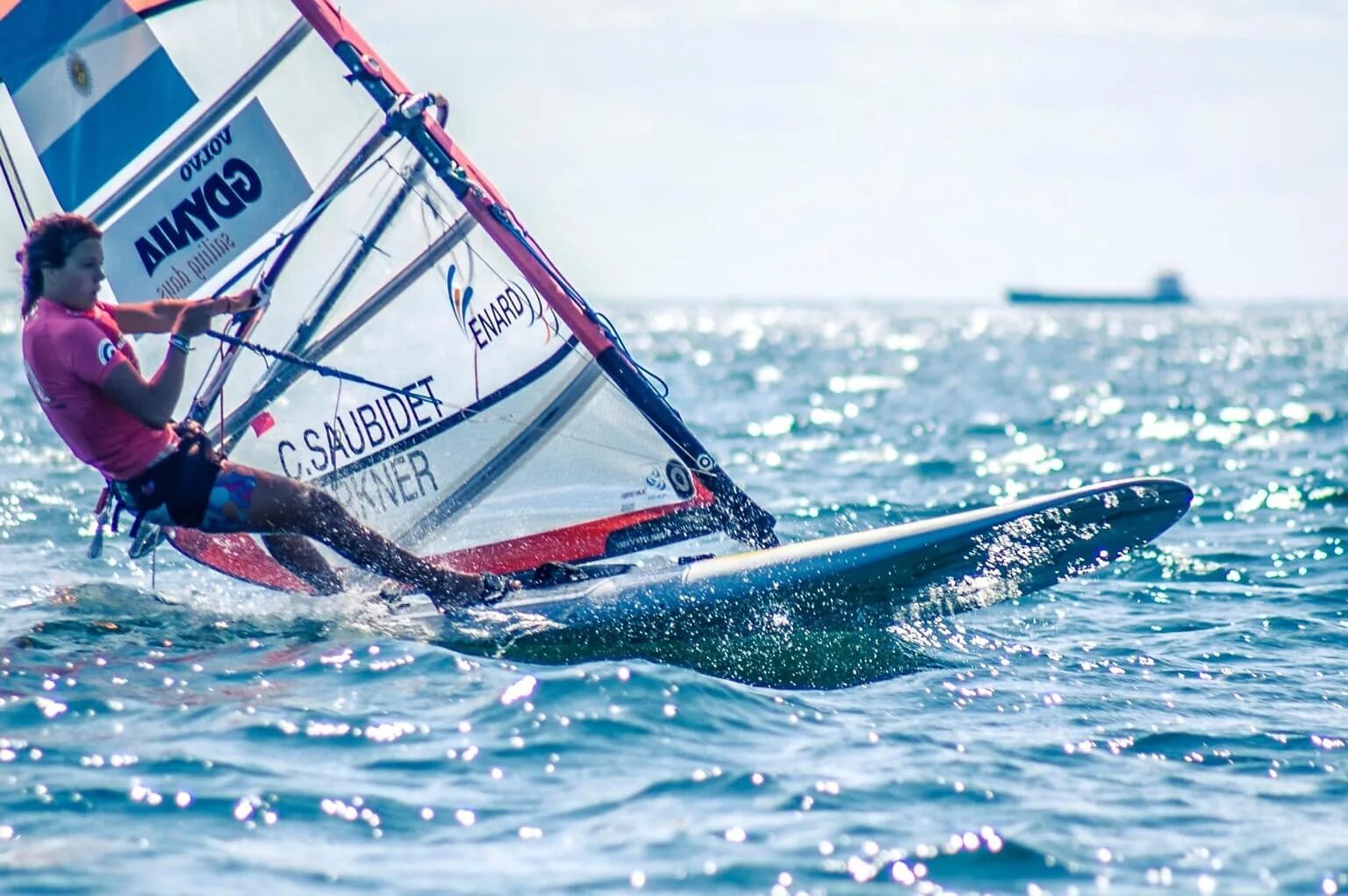 Какие водные виды спорта. Море парусный спорт. парусный спорт виндсерфинг. водный спорт. парусный спорт это вид спорта.