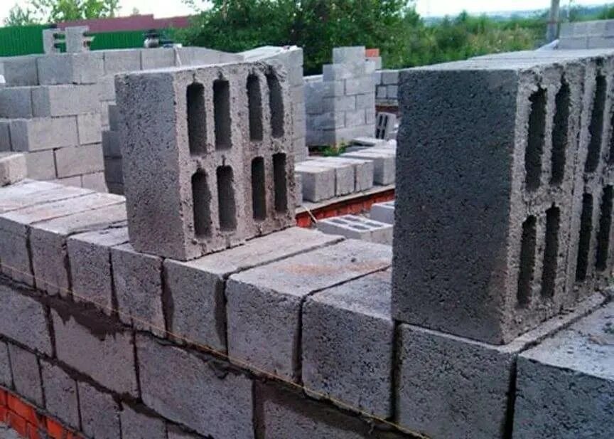 Керамзитобетонный дом плюсы и минусы. Кбб блоки для фундамента. керамзитный блок кладка. блок керамзитобетонный (кбб б1-8,0). перевязка блоков керамзитобетонных.
