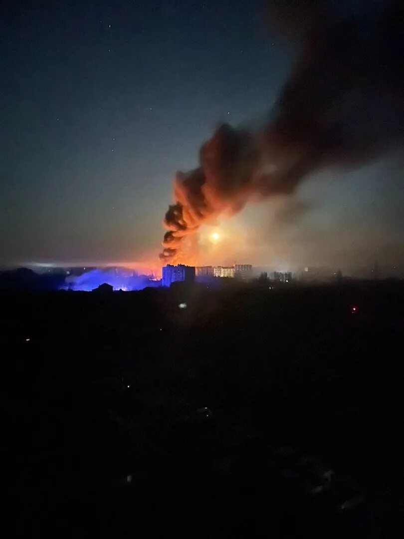 Ночной взрыв. Взрыв ночью. Взрывы на Украине.
