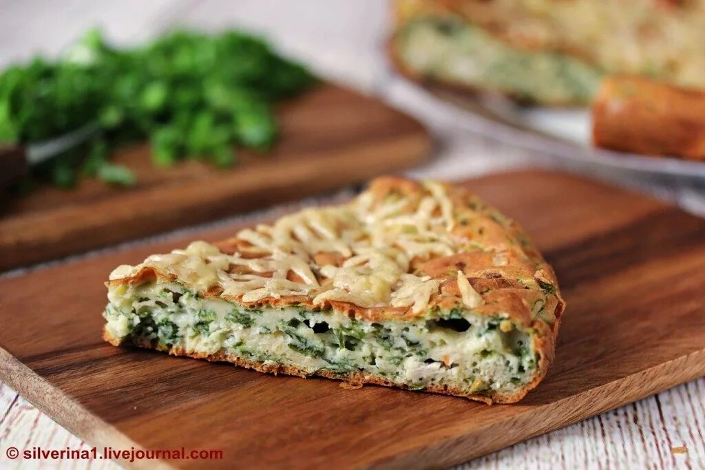 заливной пирог с курицей и сыром. пирог куриный киш. пирог заливной на кефире с сайрой. пирог с курицей и сыром. заливной пирог с курицей и картошкой.