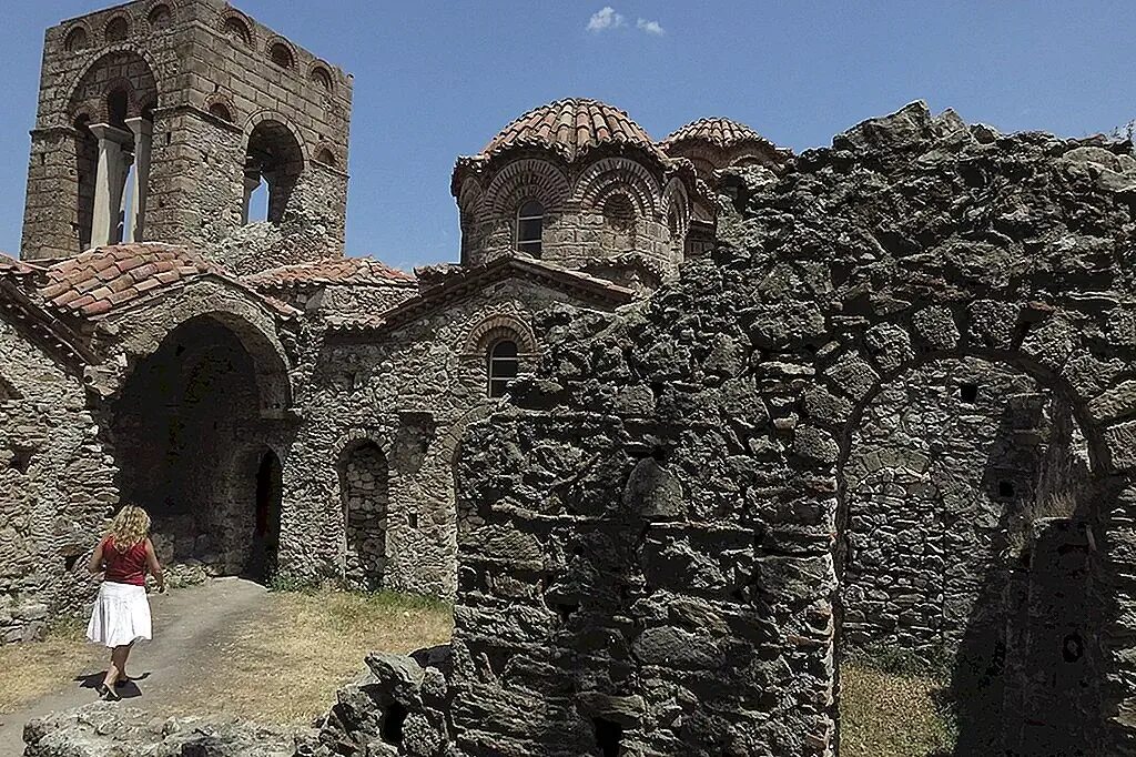 Сайт византия. Софии, фессалоники/салоники, греция. Церковь сан витале император юстиниан. Восточная римская империя константинополь. Константинополь картина юстиниан.