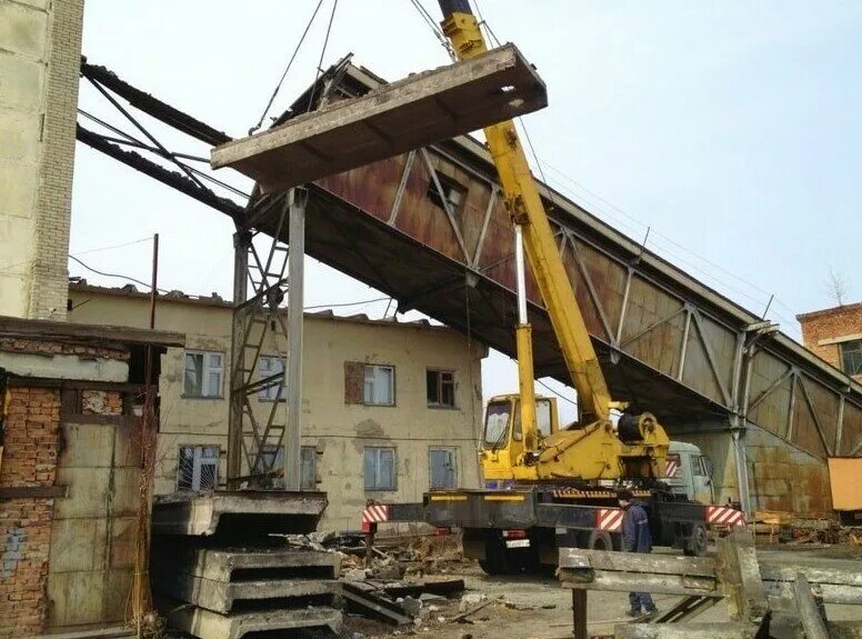 демонтаж металлоконструкций. демонтаж металлических конструкций. демонтаж металлоконструкций за тонну demontag stroy. демонтаж металлоконструкций за тонну demontag stroy. демонтаж металлического здания.