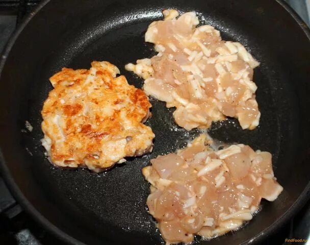 куриные растрепки на сковороде. куриные растрепки на сковороде. котлеты растрепки из куриной грудки. растрёпки из куриной грудки с майонезом. растрепки из куриного филе на сковороде.