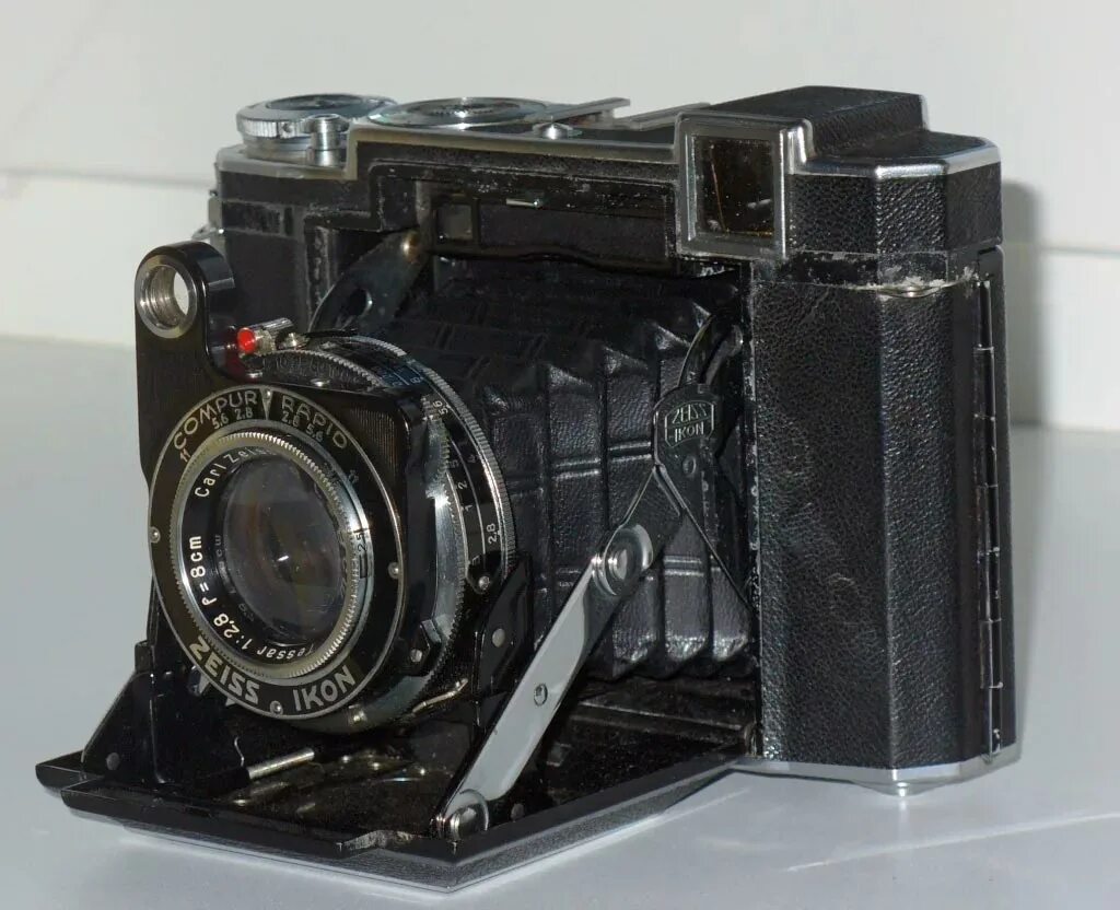 Камеры 76. Фотоаппарат Zeiss ikon. Zeiss ikon 1930. Zeiss ikon среднеформатная камера. Zeiss ikon kinobox b 1000.