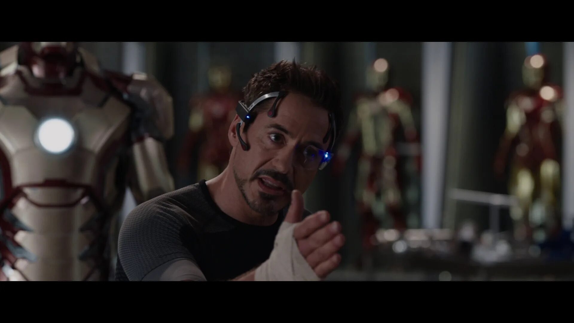 мемы про роботов. тони старк 1 часть. You just like me. танос i am inevitable. Some men just want to watch the world burn.