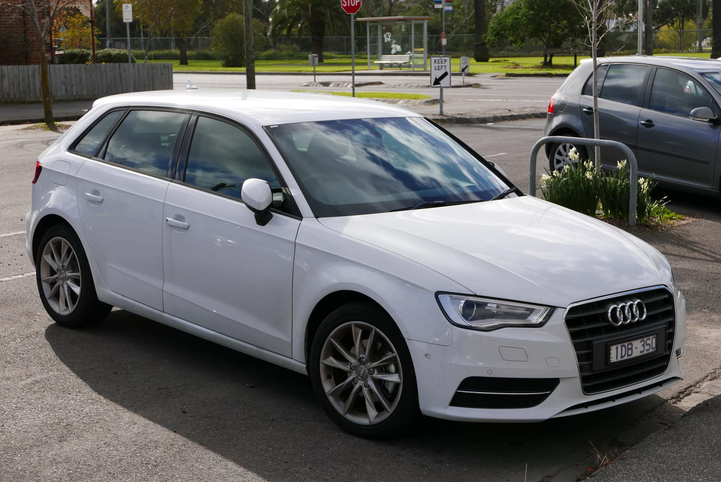 2015 3 4. Audi a3 2015. Audi a3 Sportback 2015. Audi a3 2013 хэтчбек. Audi a3 2015 хэтчбек.