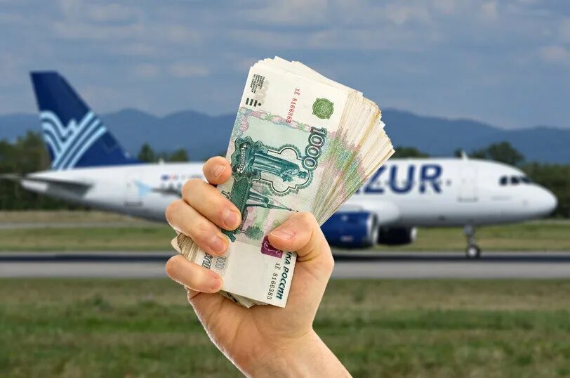 Туризм деньги. Турист с деньгами. Самолет с деньгами. Авиация и деньги. Возвращает деньги за тур
