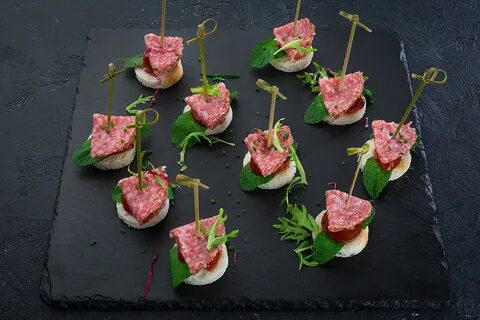 Канапе с салями