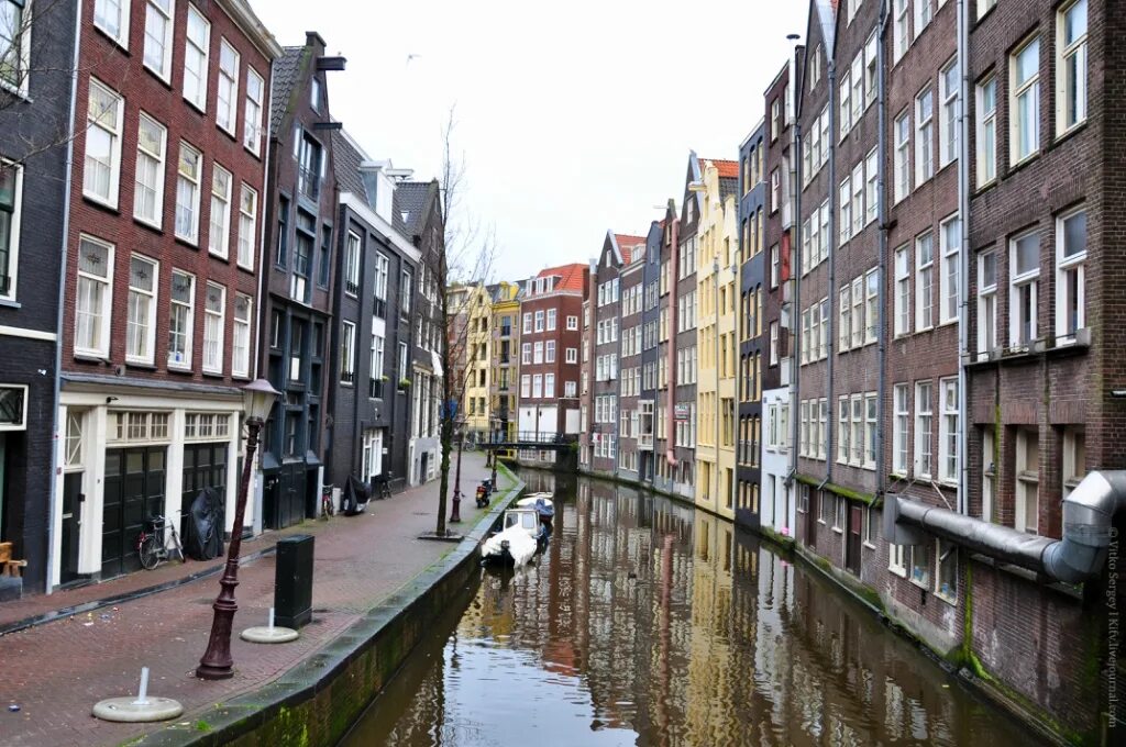 Амстердам время. Река Эй в Амстердаме. Зимний Амстердам. Время в Амстердаме. Время в Амстердаме сейчас.