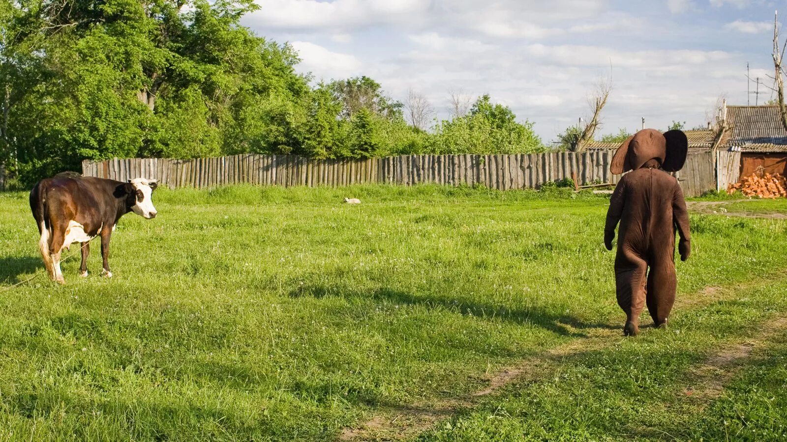 Деревня клево. Прикольная деревня. деревня юмор. приколы про деревню. деревенская жизнь.