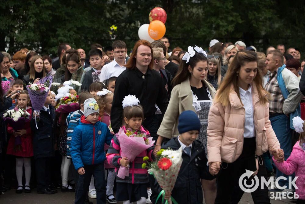 44 школа омск. Школа 27 Омск. Школа 55 Омск. Школа 44 Омск. Торжественная линейка в школе посвященная Дню матери.