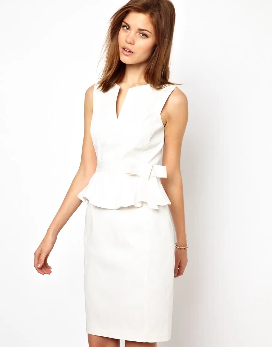 Белое классическое платье. Платье женское белое футляр. Летние платья классика. Белые платья строгое. Ольга сказкина платья лен.