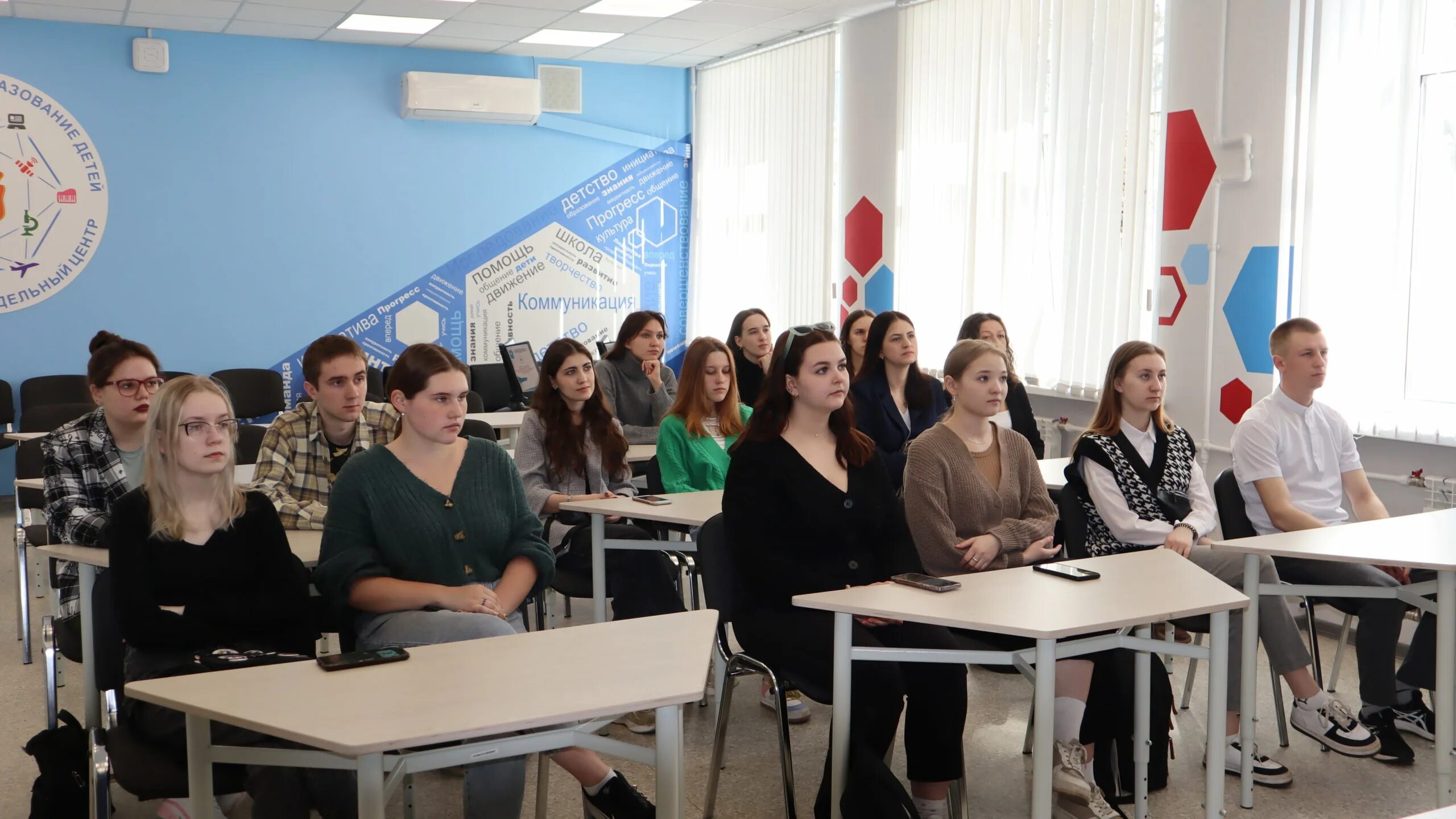 омский технологический колледж общежитие. технологический колледж омск 21 амурская. архитектурный колледж омск. несколько фото историй в колледже. окотсит колледж в омске.