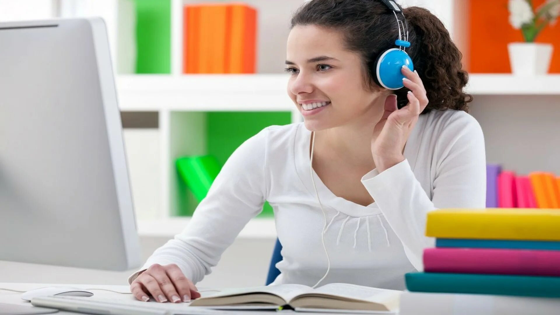 Reading аудирование. Listening reading writing speaking. IELTS reading Listening writing speaking. Картинка reading and Listening. Listening English.