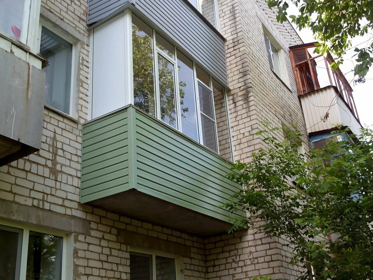 Обшивка балкона снаружи. Обшивка балкона снаружи. Отделка балкона сайдингом снаружи днепропетровская 2. Отделка балкона сайдингом снаружи днепропетровская 2. Балкон сайдингом.