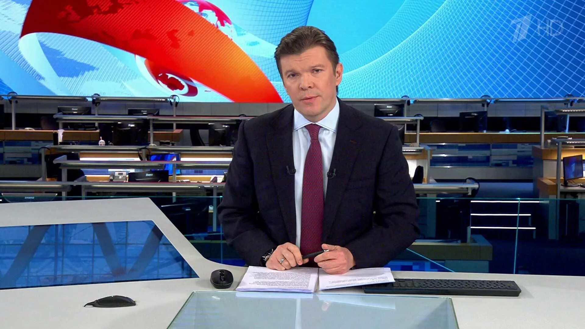 Выпуск программы время 12. Ведущий новостей 1 канала в 21.00. студия новостей первого канала. выпуск программы время. ведущий новостей 1 канала в 21.00 клименов.
