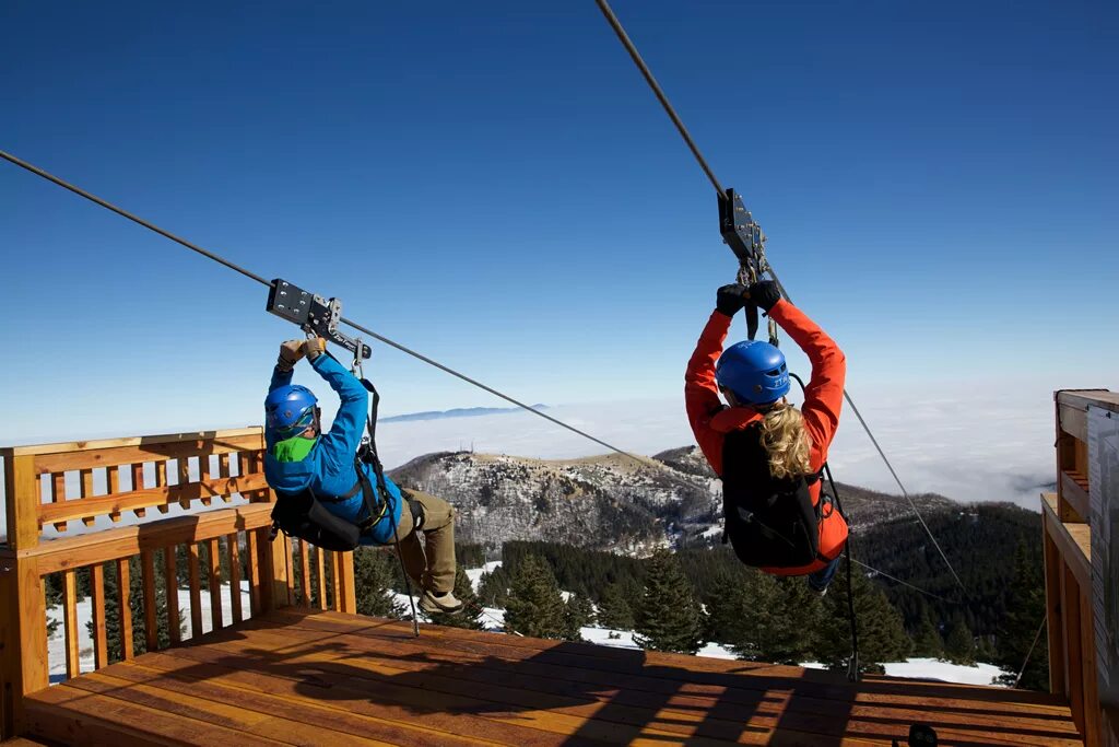 Zip line. Троллей зиплайн. чункурчак зиплайн. зиплайн цахкадзор. аттракцион zipline сочи.