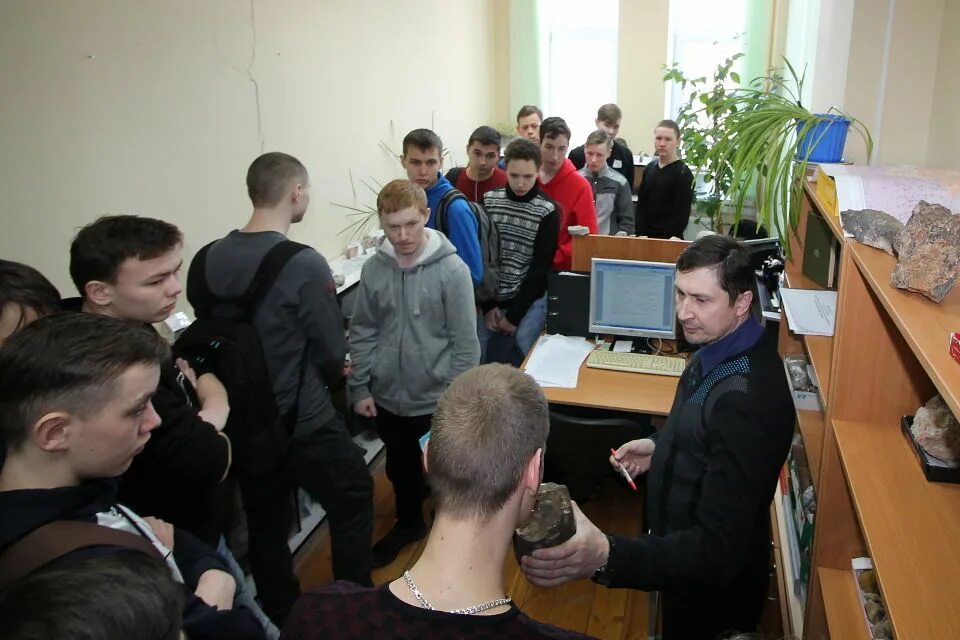 Ижевский автотранспортный техникум, ижевск. Ижевский агростроительный техникум общежитие. Сайт ижевского агростроительного техникума. Ижевский агростроительный техникум общежитие. 23 техникум ижевск.